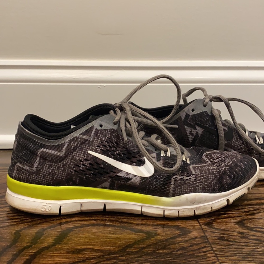 Women’s Nike Sneakers Size 6.5